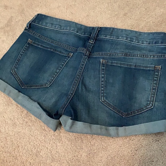 Express Low Rise Shorts - Picture 2 of 3